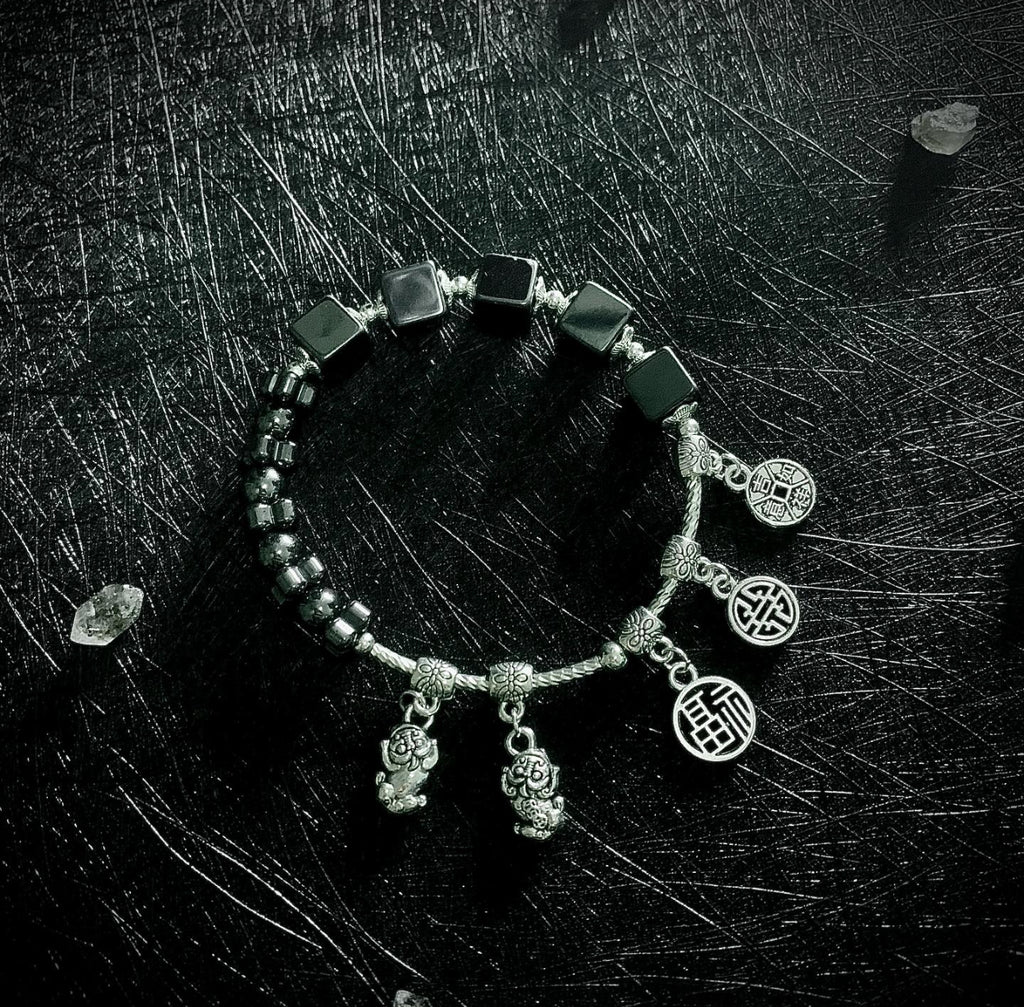 Hematite Serendipity Box｜Custom Size・Choose Your Meaning・Random Charm Style｜赤鐵礦結緣盲盒｜客製手圍・選擇寓意・隨機藏銀配飾 海底輪