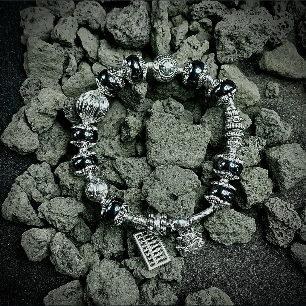 Hematite Serendipity Box｜Custom Size・Choose Your Meaning・Random Charm Style｜赤鐵礦結緣盲盒｜客製手圍・選擇寓意・隨機藏銀配飾 海底輪