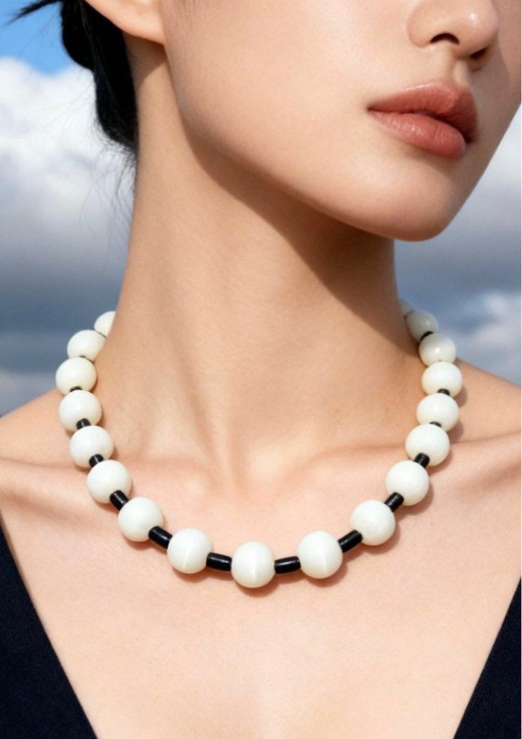 Designer Black & White Mother-of-Pearl Necklace｜42.5cm｜14mm Natural Shell｜Classic Elegance｜設計款黑白貝母項鏈｜天然貝母珠｜經典優雅百搭款