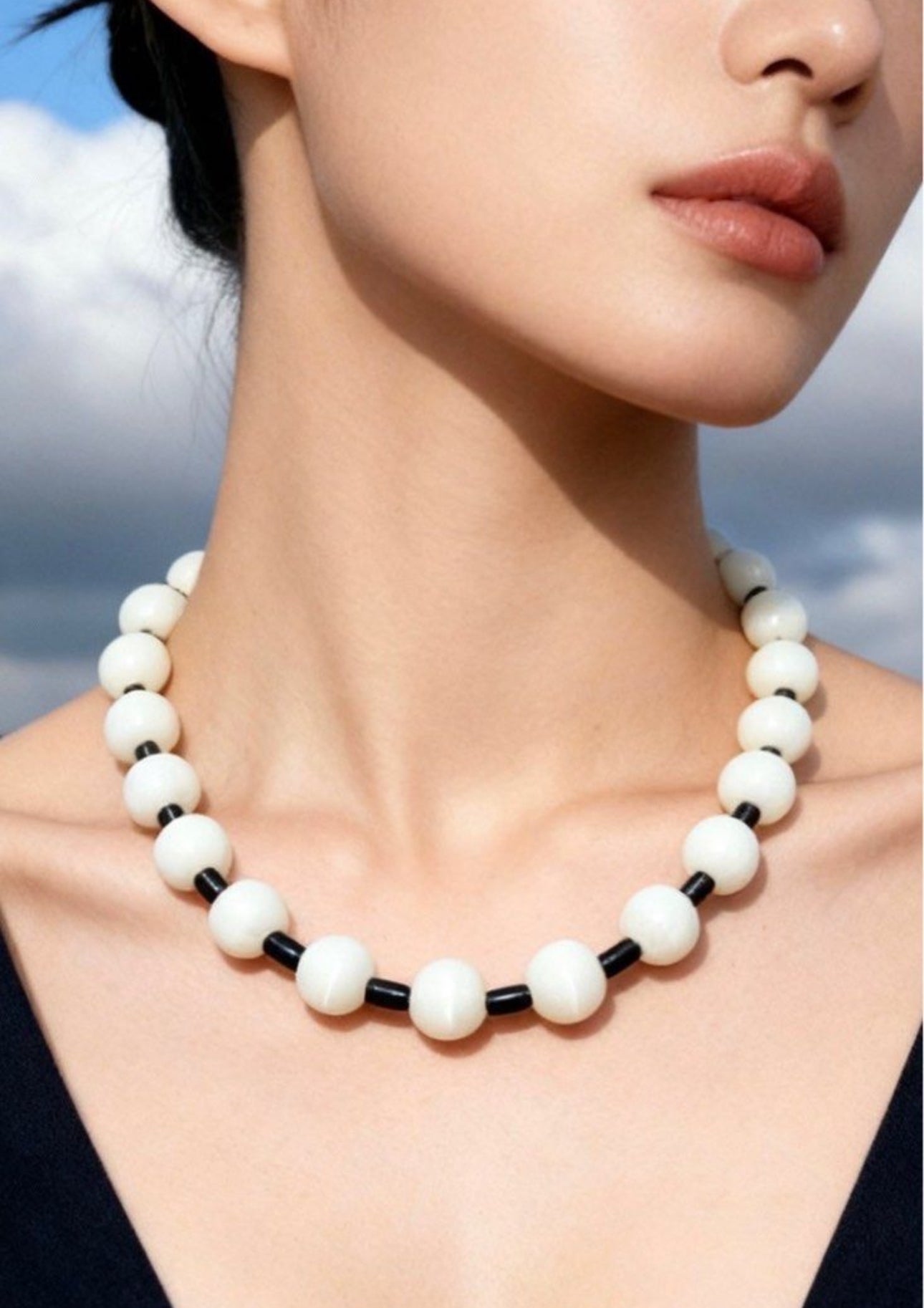 Designer Black & White Mother-of-Pearl Necklace｜42.5cm｜14mm Natural Shell｜Classic Elegance｜設計款黑白貝母項鏈｜天然貝母珠｜經典優雅百搭款