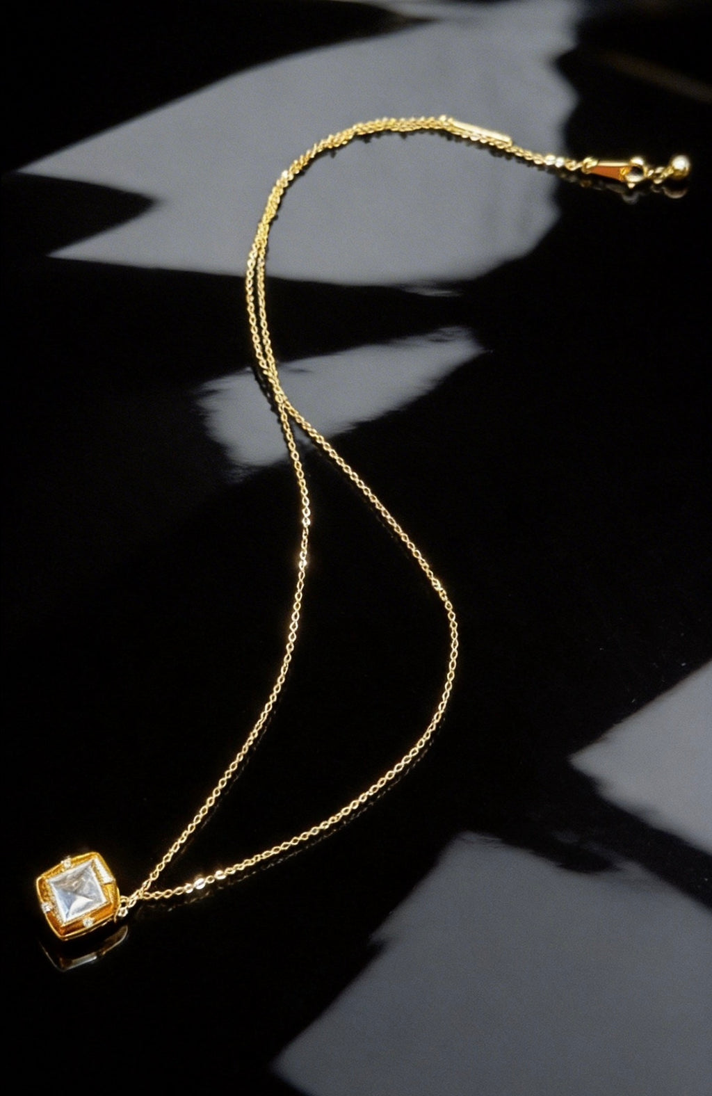 Square Cut Aquamarine Gold Border Necklace
 | 方形切割海藍寶金邊項鍊