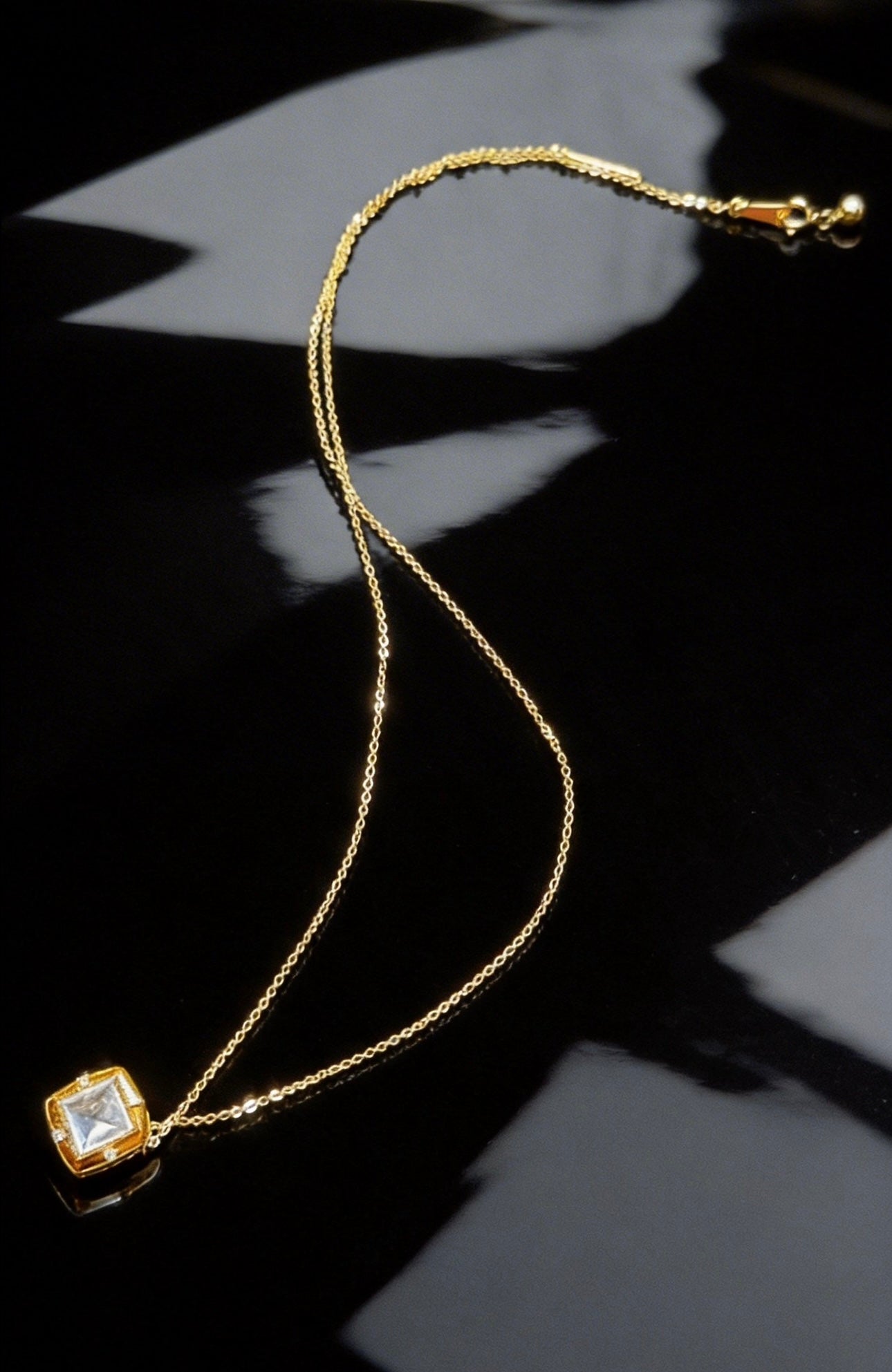 Square Cut Aquamarine Gold Border Necklace
 | 方形切割海藍寶金邊項鍊