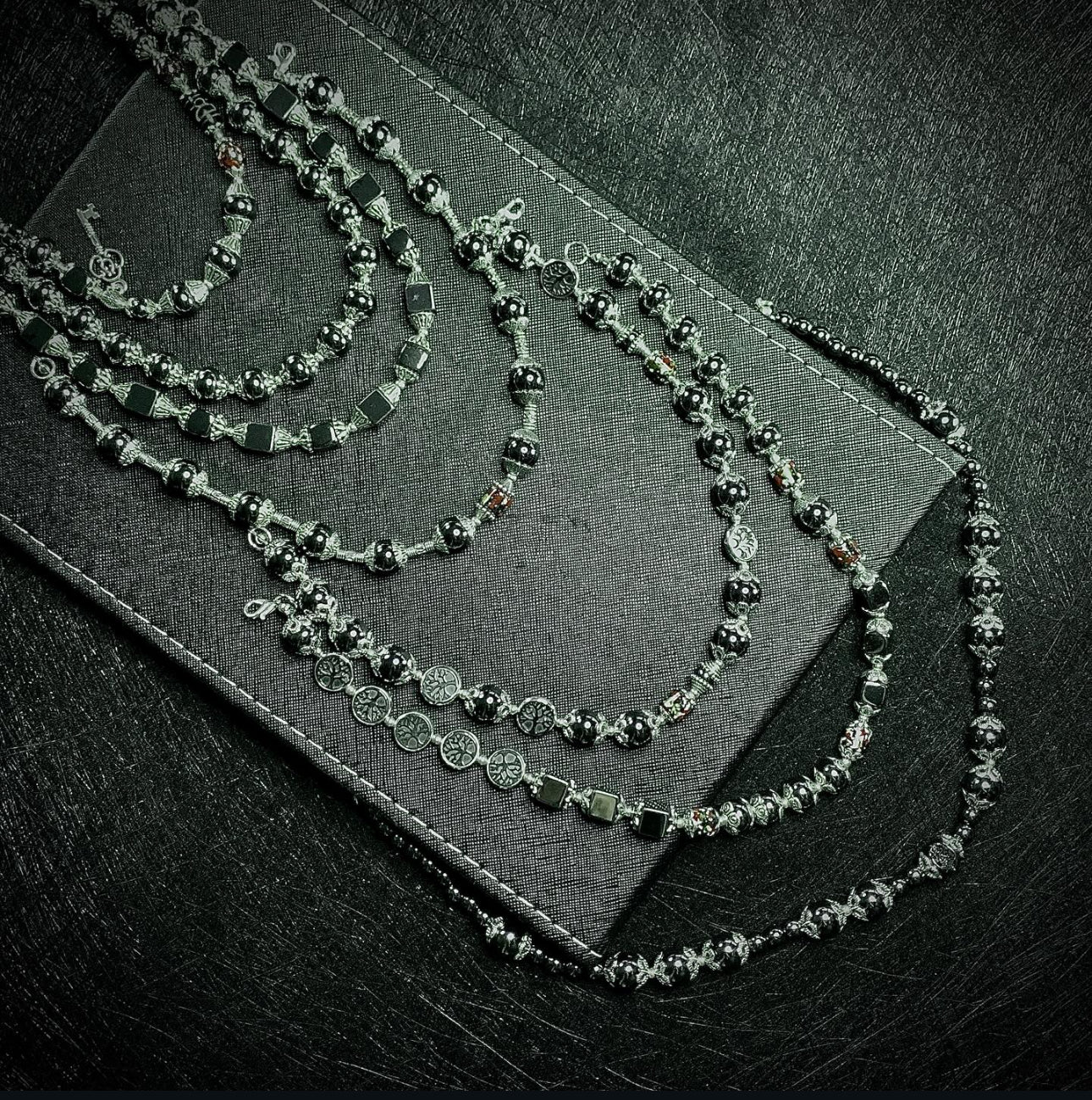 Hematite Serendipity Box｜Custom Size・Choose Your Meaning・Random Charm Style｜赤鐵礦結緣盲盒｜客製手圍・選擇寓意・隨機藏銀配飾 海底輪