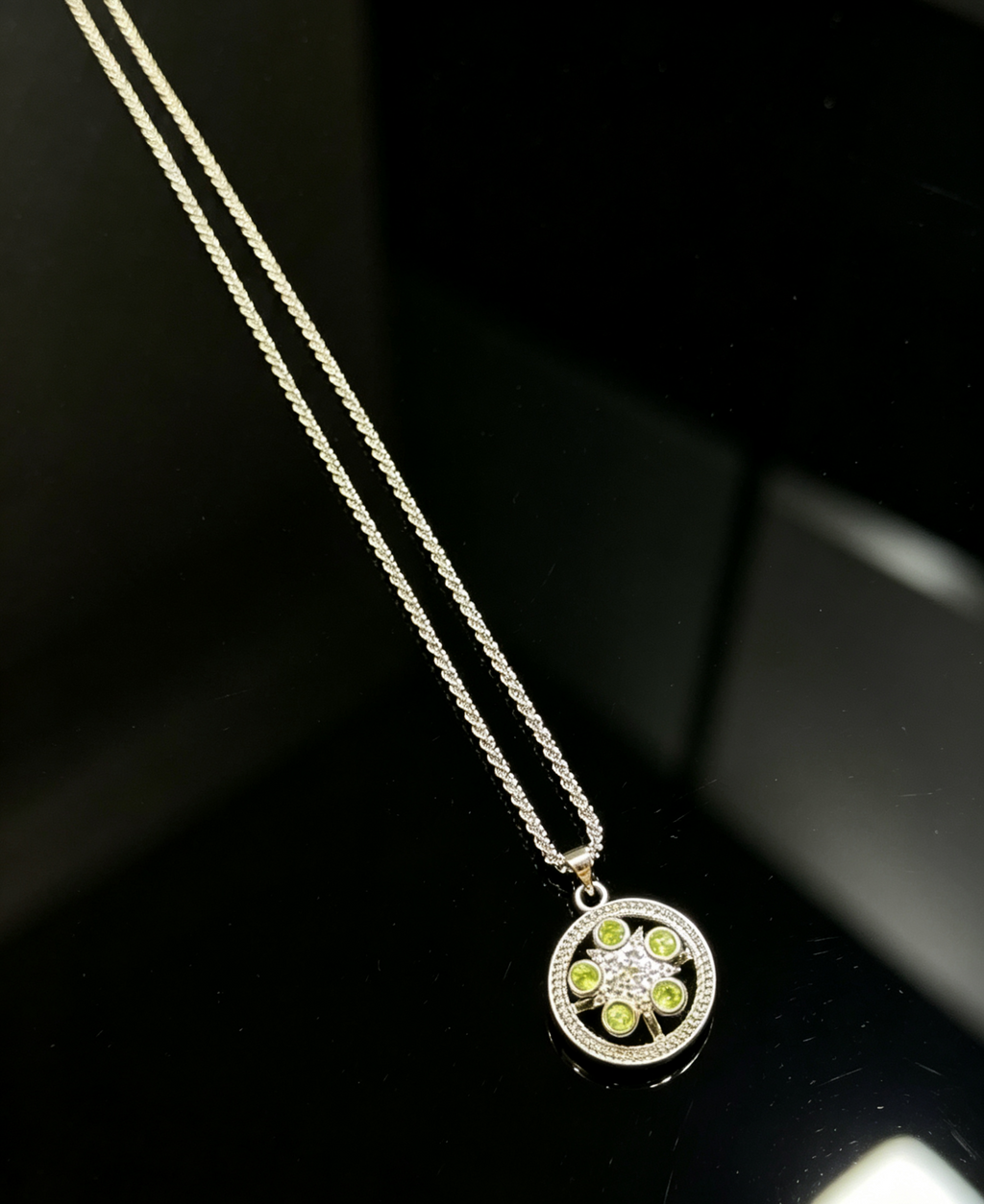 Peridot Spinner Necklace | Yellow-Green Gemstone Design｜橄欖石轉盤項鍊｜黃綠寶石設計款