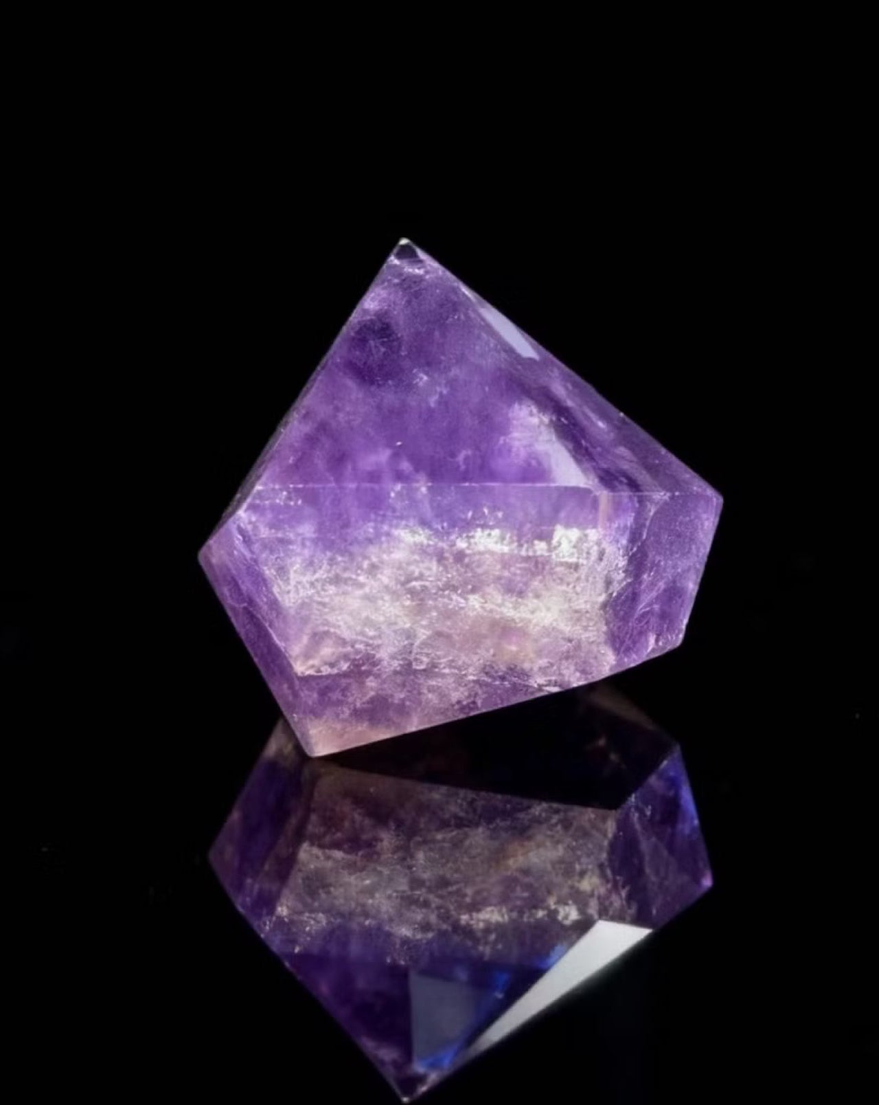 Natural Amethyst Crystal Point | Purple Home Decor | Third Eye Symbol｜天然紫水晶晶尖 | 裝飾擺件·眉心輪