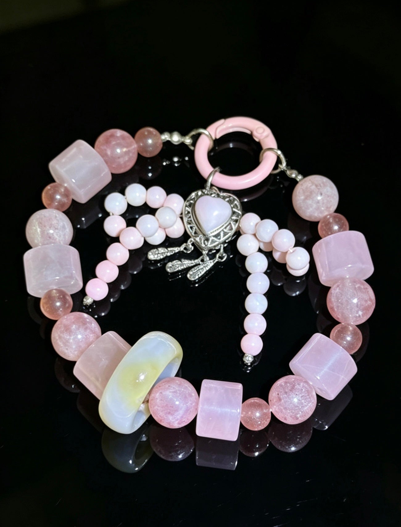 Natural Pink Quartz & Mother of Pearl Phone Lanyard | Strawberry Quartz Agate Wrist Strap｜天然粉水晶女王貝手機掛繩｜草莓晶瑪瑙短掛脖手腕繩