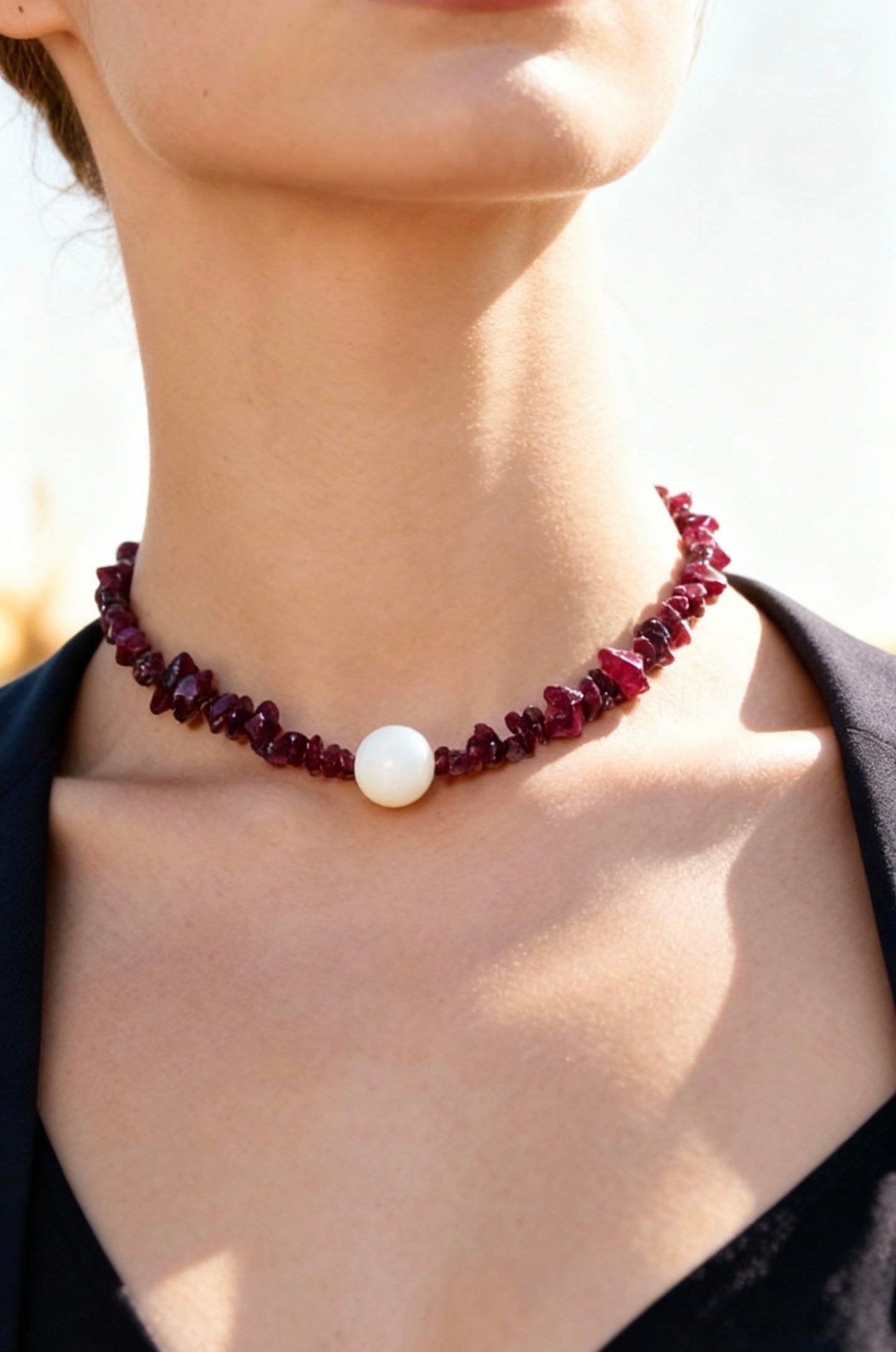 Natural Mother of Pearl and Garnet Necklace | Healing Crystal Jewelry for Women | Protection & Vitality | Mother's Day Birthday Gift for Her｜白貝母石榴石頸鏈｜天然守護石x女人石 雙重能量｜母親節生日禮物 7-14mm 42cm