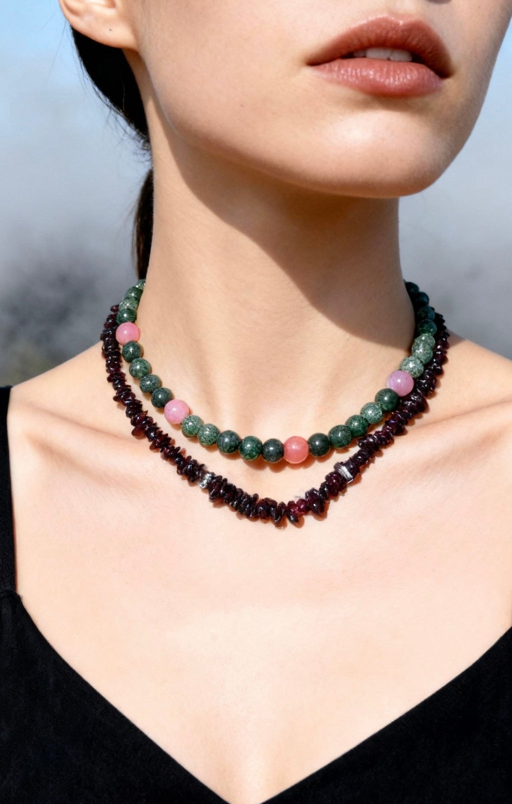 Raw Crushed Garnet Designer Necklace – Natural Stone Choker with Irregular Raw Gems
 | 石榴石碎石設計款頸鏈｜天然女人石・原始美學・不規則碎石鎖骨鏈